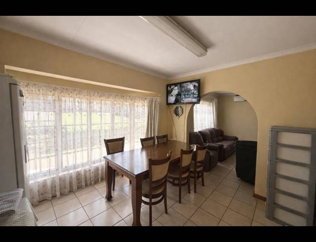 3 BEDROOM HOUSE FOR SALE IN LINCOLN MEADE